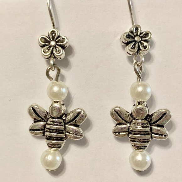White Pearl Bumble Bee Earrings Silver Plated Dangle Insect Queen Bea Glass Bead - Picture 8 of 11